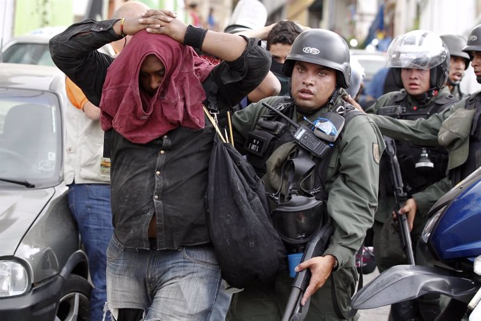 Guardia venezolana detiene a opositores, Venezuela