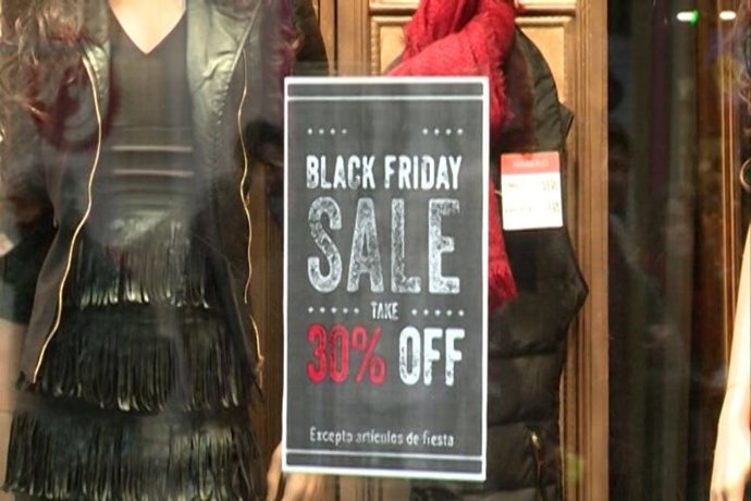 La fiebre del 'Black Friday' arrasa Madrid