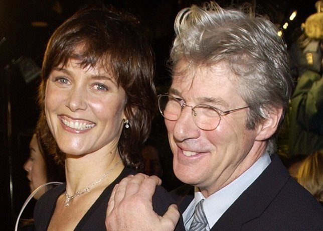 La exmujer de Richard Gere le reclama 100 millonesde euros