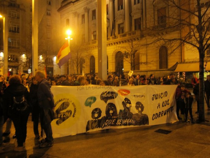 Movimientos sociales y sindicatos reclaman un "vuelco" en las políticas.