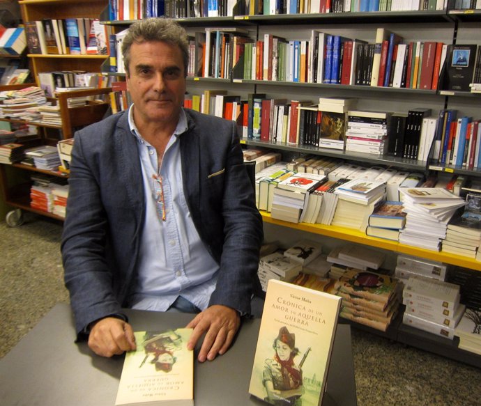 El escritor Víctor Maña, autor de Crónica de un amor en aquella guerra