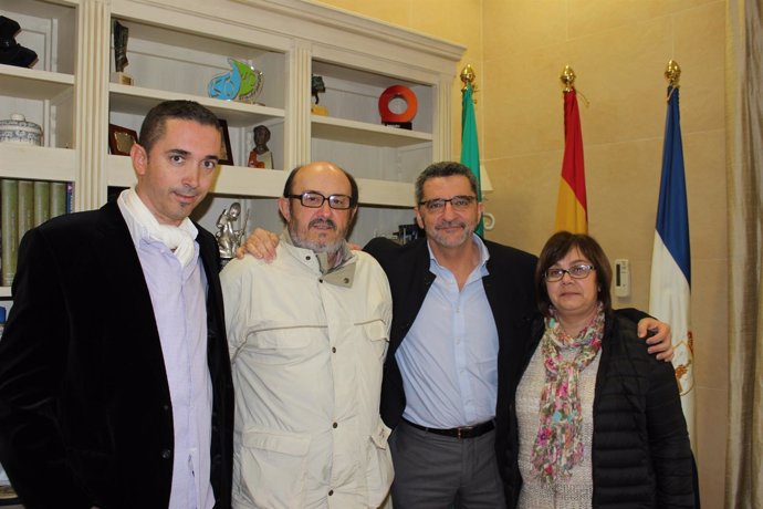 Gutiérrez Limones reconoce la labor de la Agrupación Local de Protección Civil.