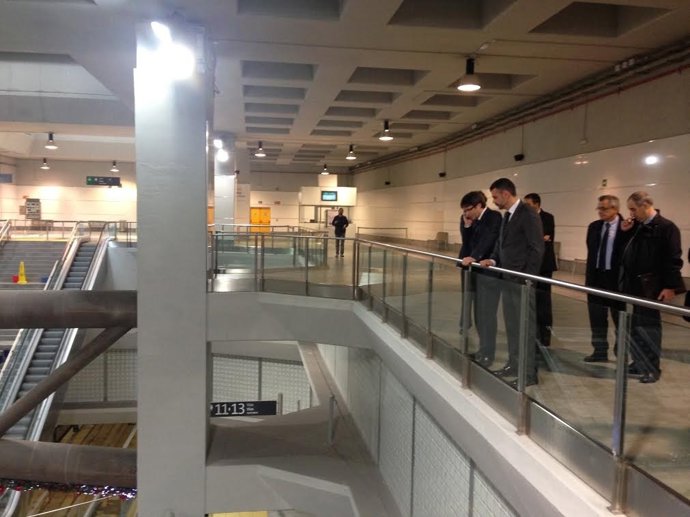 El conseller Santi Vila visita la estación del AVE de Girona inundada