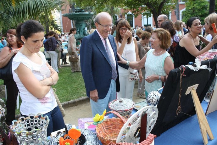 El alcalde de Huelva, Pedro Rodríguez, clausura 'Cultura en los Barrios'. 