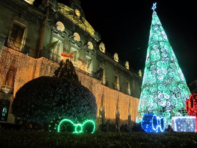 Iluminación navideña del Palacio Provincial de Jaén