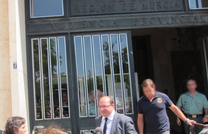 Pedro Antonio Sánchez, a su salida del Palacio de Justicia de Murcia
