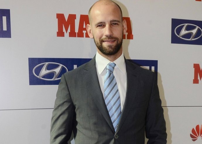 Gonzalo miró 