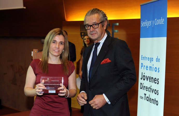 Premio Jóvenes Directivos con Talento 2014 a una directora de Nissan en Barcelon