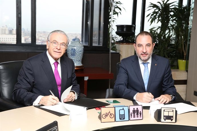 El presidente de la Fund.Bancaria La Caixa I.Fainé y el conseller R.Espadaler