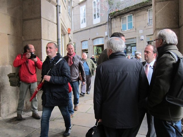 Reunión de sindicatos con Abanca en Santiago.
