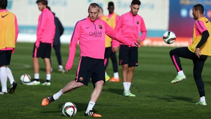 Mathieu entrenando con el Barcelona
