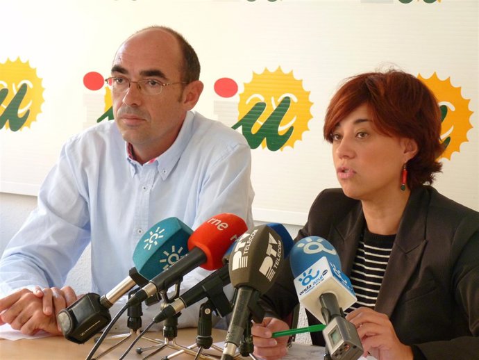 Eduardo Zorrilla y Dolores Quintana IU Málaga parlamentaria portavoz ayto