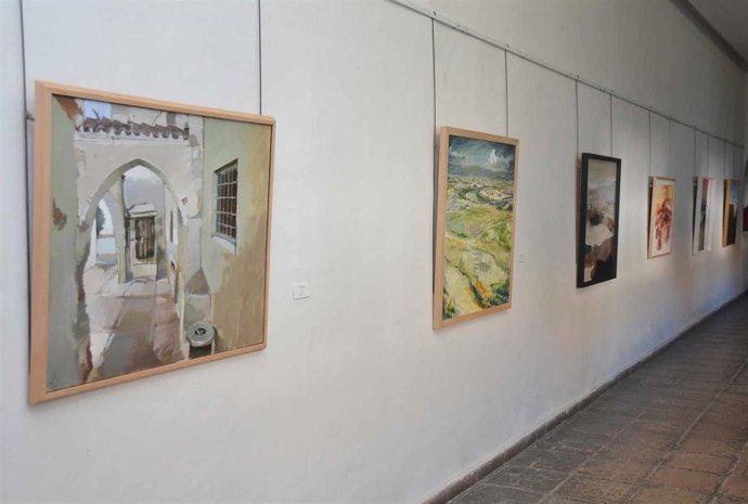 Algunas de las pinturas expuestas