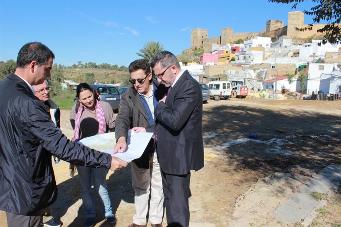 Gutiérrez Limones durante la visita a las obras del Plan Urban.