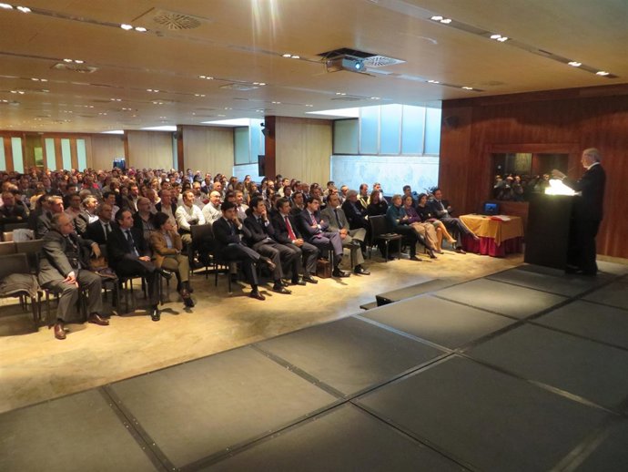 Reunión de Antoñanzas con la plantilla de E.On