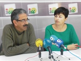 El portavoz de Medio Ambiente en el Parlamento andaluz, Manuel Baena, y Lancha.