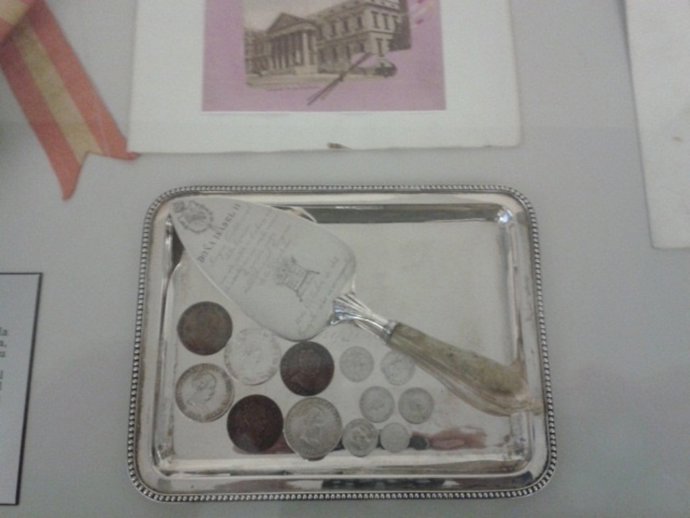 Paleta con la que se puso la primera piedra del Congreso