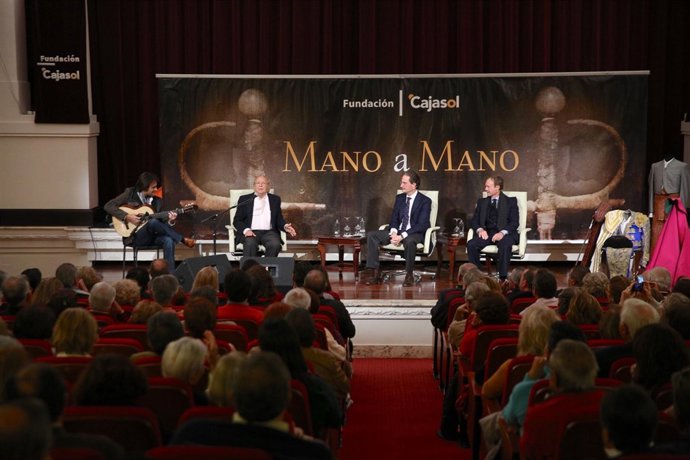 El Lebrijano y Pepe Luis Vázquez en el Mano a Mano de Cajasol