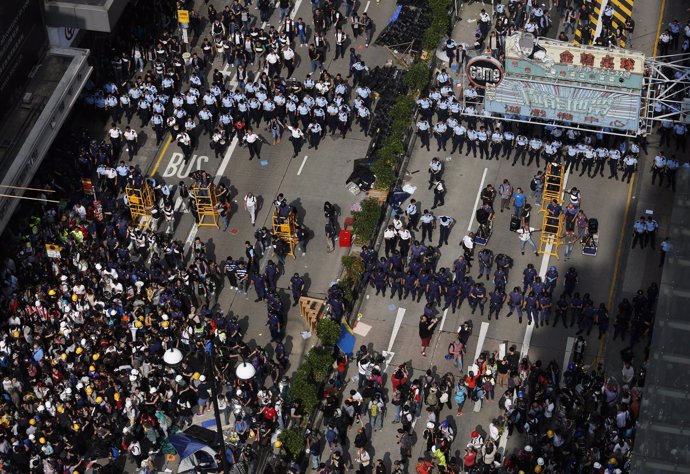Protestas en hong kong desalojan el campamento