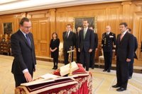 Alfonso Alonso jura su cargo como nuevo ministro de Sanidad, Servicios Sociales e Igualdad