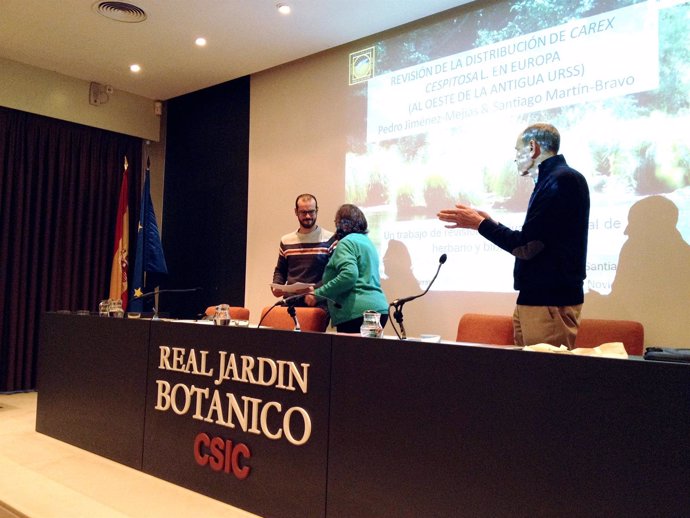 Los investigadores en la entrega del premio en el Jardín Botánico de Madrid 
