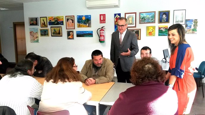 Tovar en la inauguración del Centro de Día de AFES en Murcia