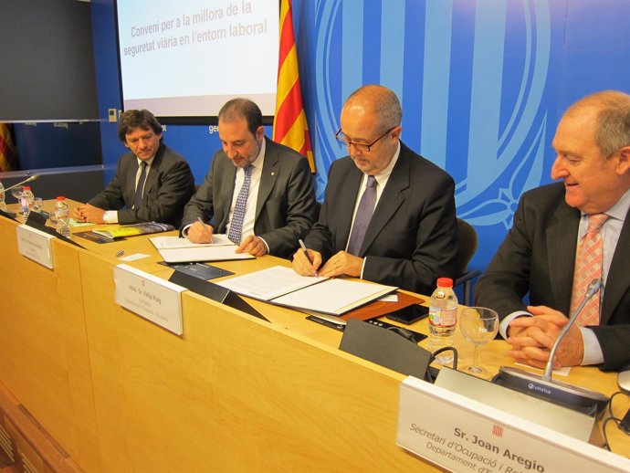 J.J.Isern (SCT),consellers R.Espadaler y F.Puig, J.Aregio (secr.Empleo Govern)