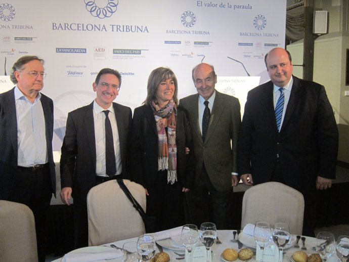 J.Ramoneda, J.Giró(Caixa), N.Marín(alcaldesa Hospitalet), M.Roca, P.Herrera(AED)