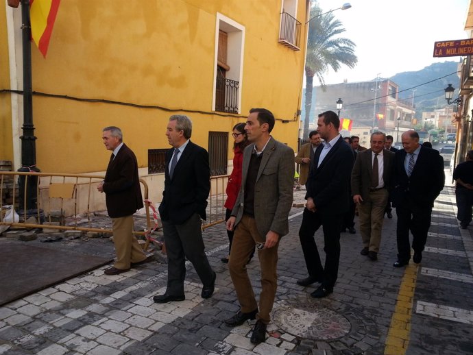 Cerdá, 2 i., durante su visita a las obras de saneamiento del municipio de Ojós
