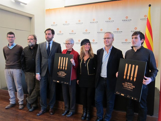 Foto de familia de la organización de la 64 Nit de Santa Llúcia