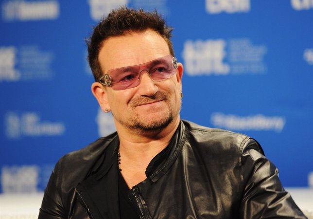 Bono se cae de la bici y tendrá que ser operado