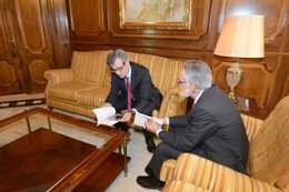 El presidente del TSJ se despide del presidente de la Asamblea           