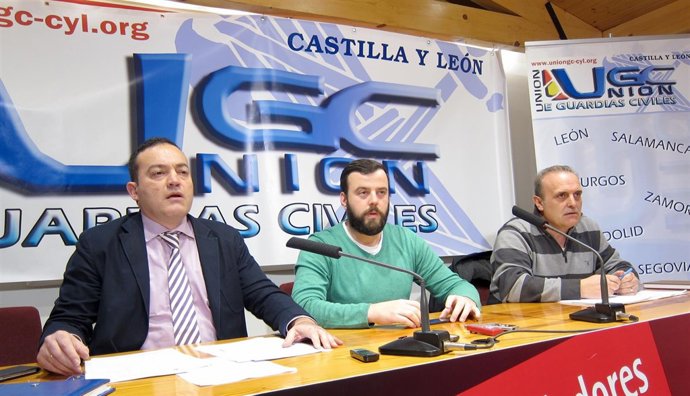 Muñoz (i), García (c) y Rodríguez (d)