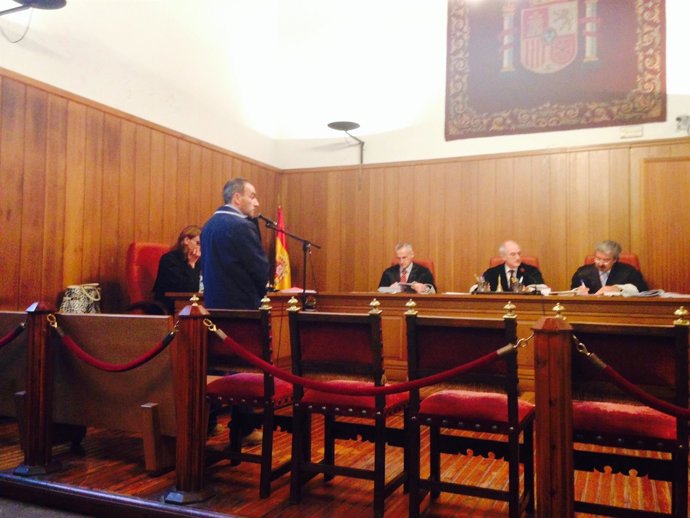 Acusado de corrupción de menores