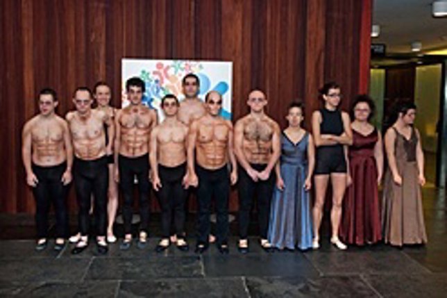 Componentes de la compañía de danza de la Fundación Atena.