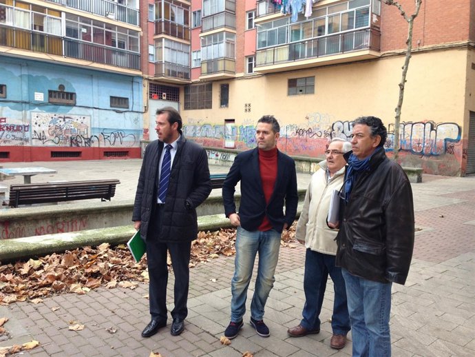 Visita del Grupo Socialista al barrio de Pajarillos