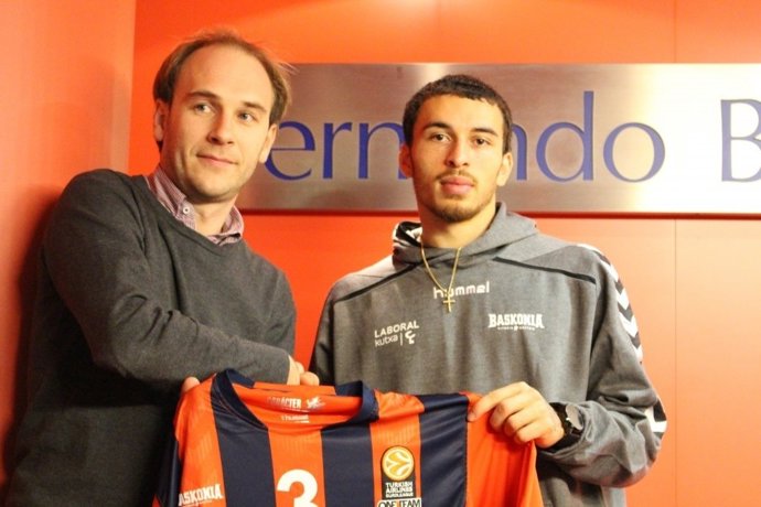 Mike James, presentado con el Baskonia