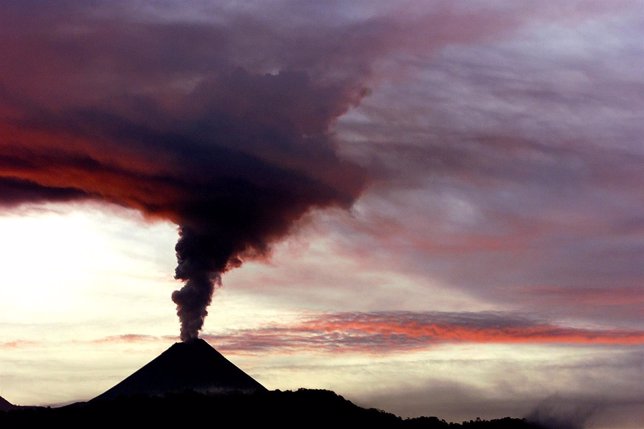 El volcán Pacaya en erupción
