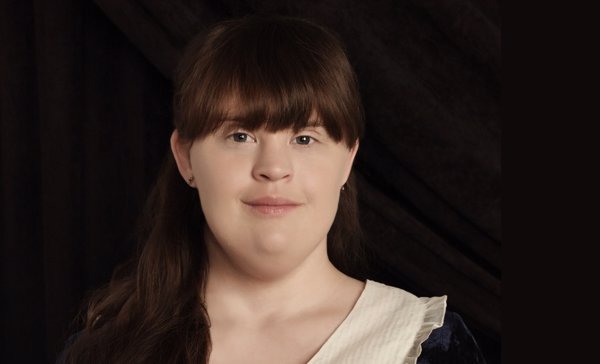 jamie brewer historia de terror americana