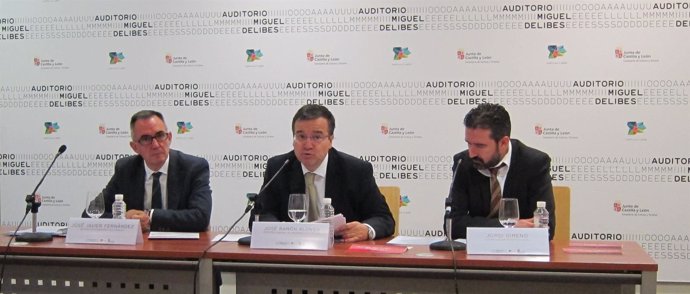 De izq. A drcha., J.J. Fernández, José Ramón Alonso y Jordi Gimeno