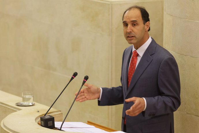 Ignacio Diego en el Parlamento de Cantabria