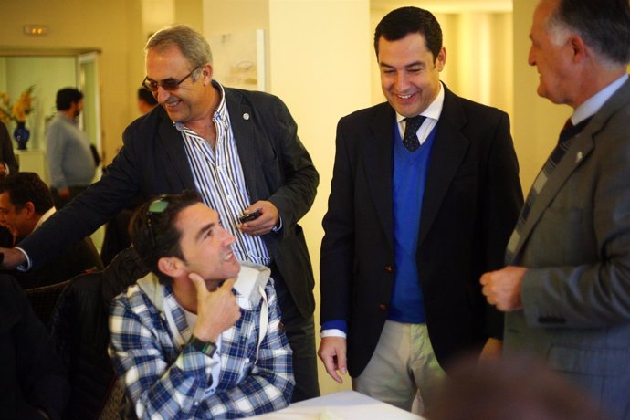Moreno Bonilla en la reunión con empresarios de Tarifa