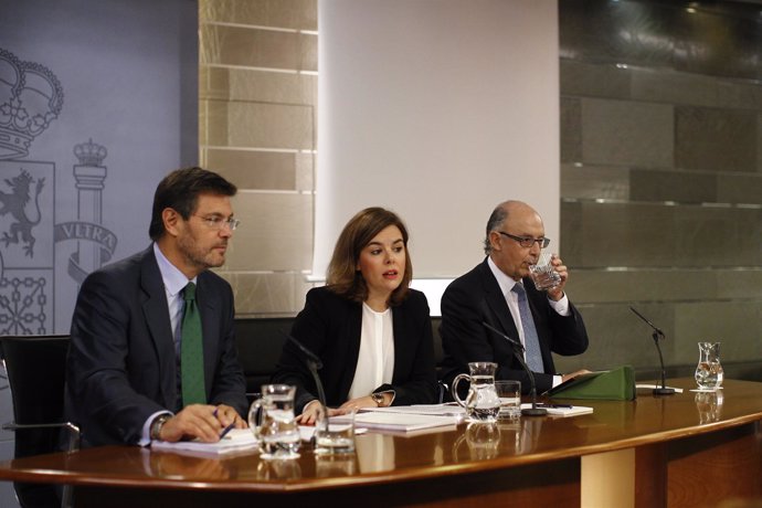 Santamaría, Montoro y Rafael Catalá tras el Consejo de Ministros