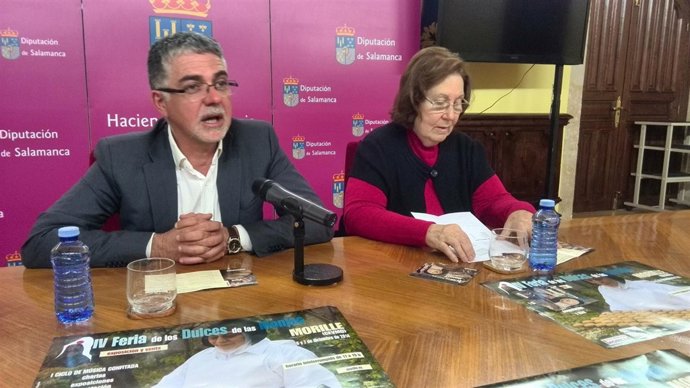 Manuel Ambrosio Sánchez y María José Gil presentan la feria de dulces en Morille