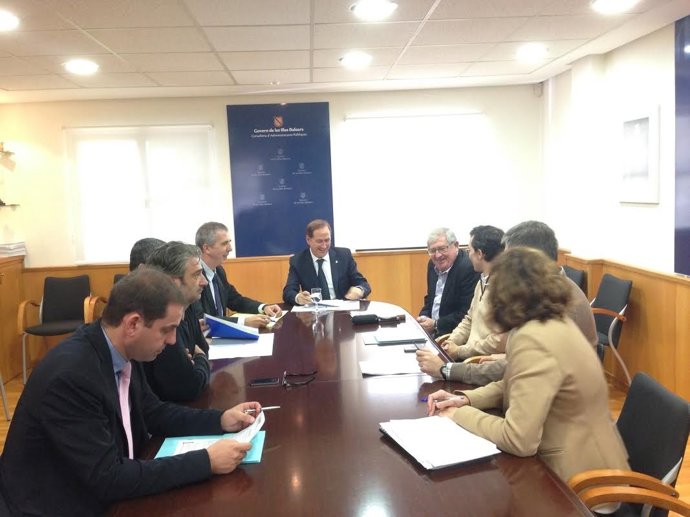 Lafuente en comisión pacto local