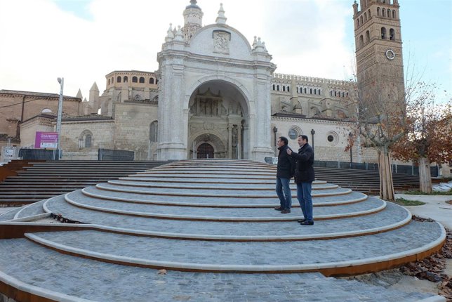 Beamonte y Arrechea han visitado este viernes los accesos a la Catedral