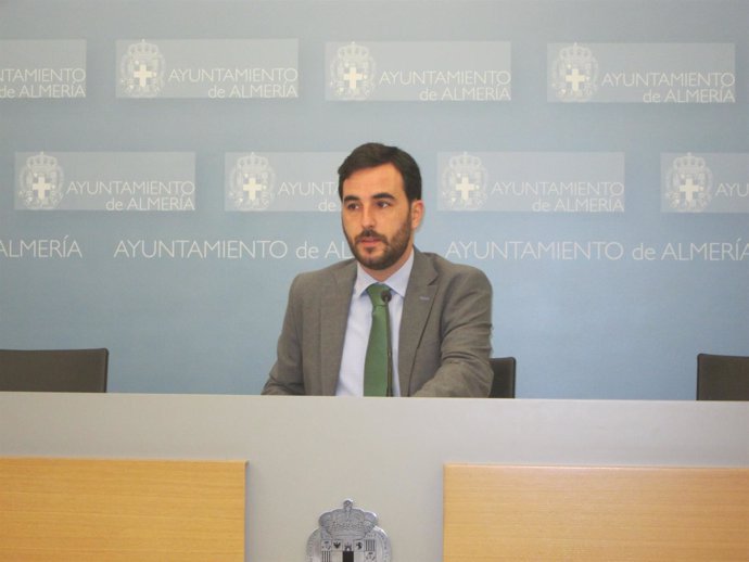 El concejal de Salud y Consumo de Almería, Carlos Sánchez 