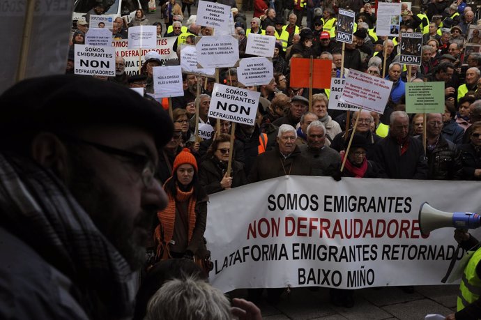 Manifestación de emigrantes retornados en Ourense.