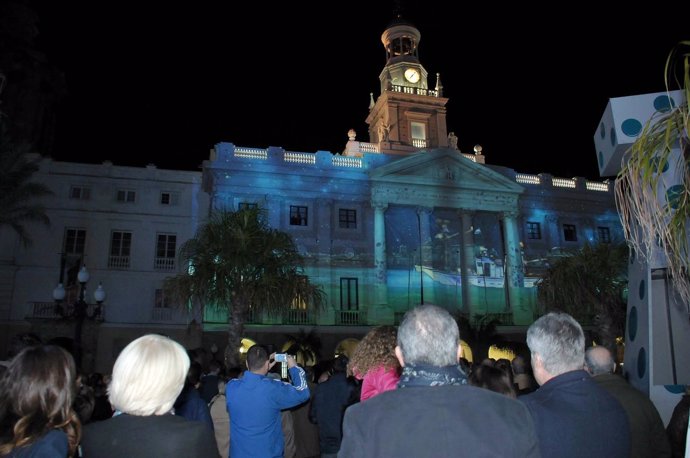Inauguración del alumbrado y del mapping sobre la fachada del Ayuntamiento