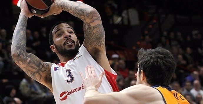 El Valencia Basket se aleja del 'Top 16'